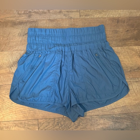 Free People Movement Athletic Shorts W/ Pockets Size Large - Picture 1 of 6